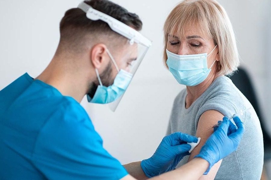 Προκαλεί το εμβόλιο κατά του Covid‑19 εγκεφαλικό επεισόδιο;