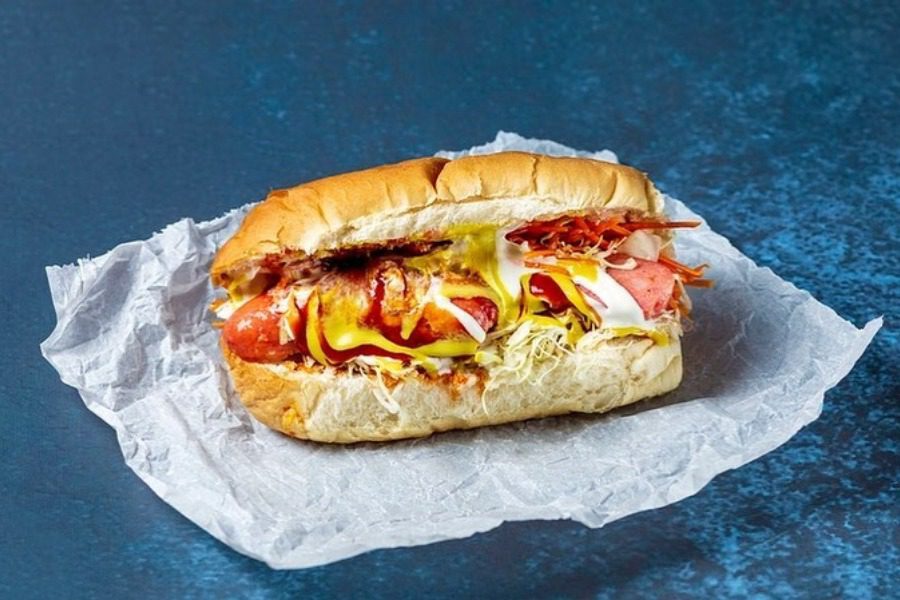 Σε αυτά τα μέρη στην Αθήνα θα φας hot dog μετά τα μεσάνυχτα