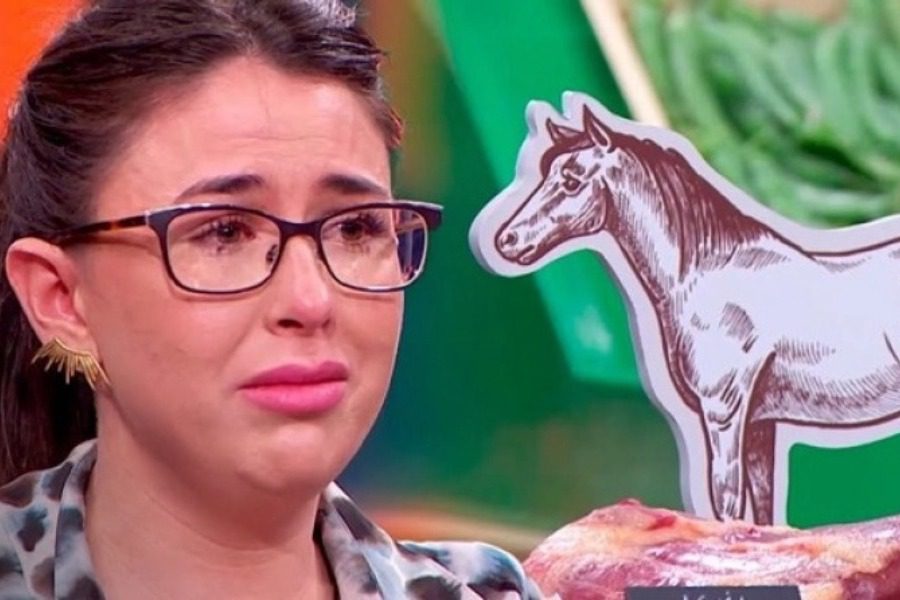 Παίκτρια στο ισπανικό MasterChef έβαλε τα κλάματα βλέποντας κρέας αλόγου