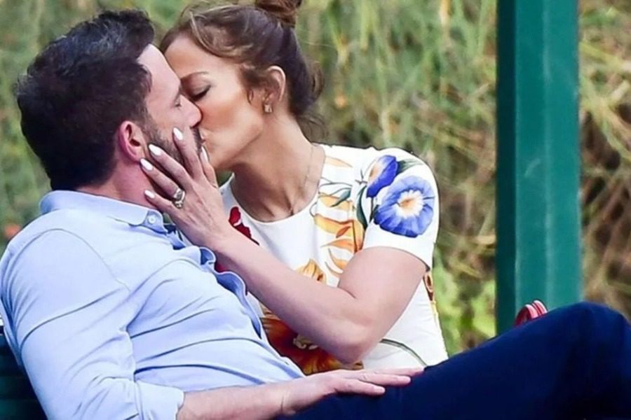Jennifer Lopez & Ben Affleck: Ταξίδι του μέλιτος στο Παρίσι