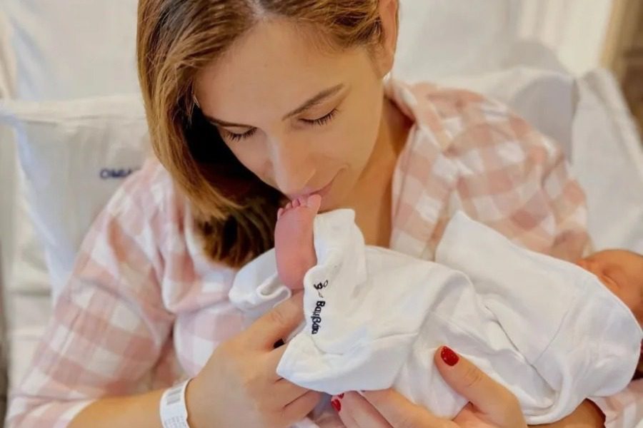Αντιγόνη Ψυχράμη: Οι πρώτες φωτογραφίες με τη νεογέννητη κόρη της