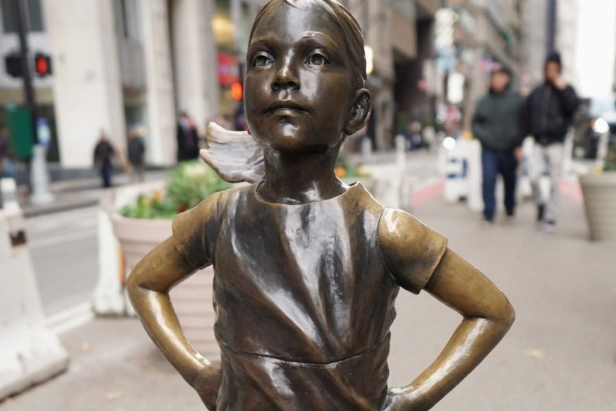 Τι θέλει να μας πει το το «Ατρόμητο Κορίτσι» έξω από το Χρηματιστήριο της Νέας Υόρκης;