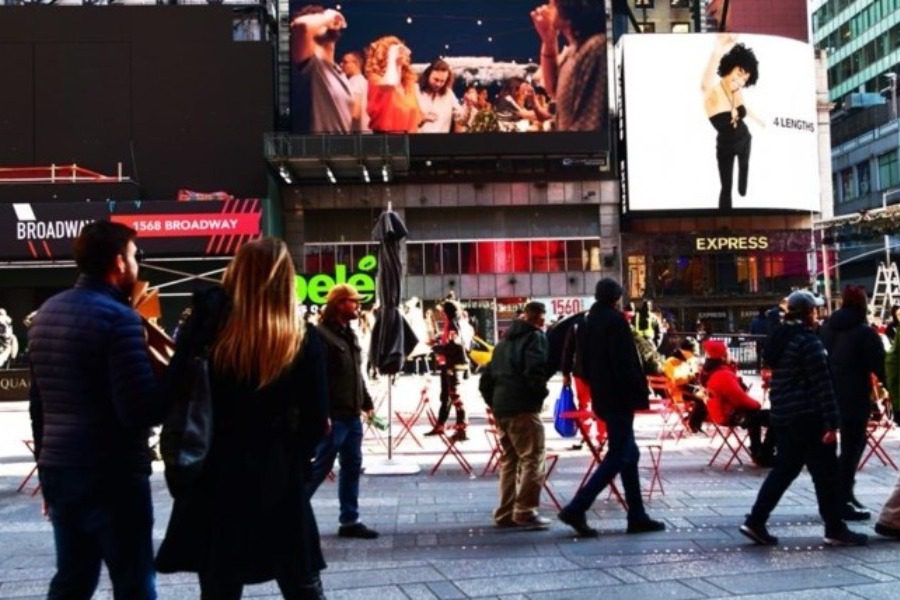 Η Αθήνα στις γιγαντοοθόνες της Times Square στη Νέα Υόρκη
