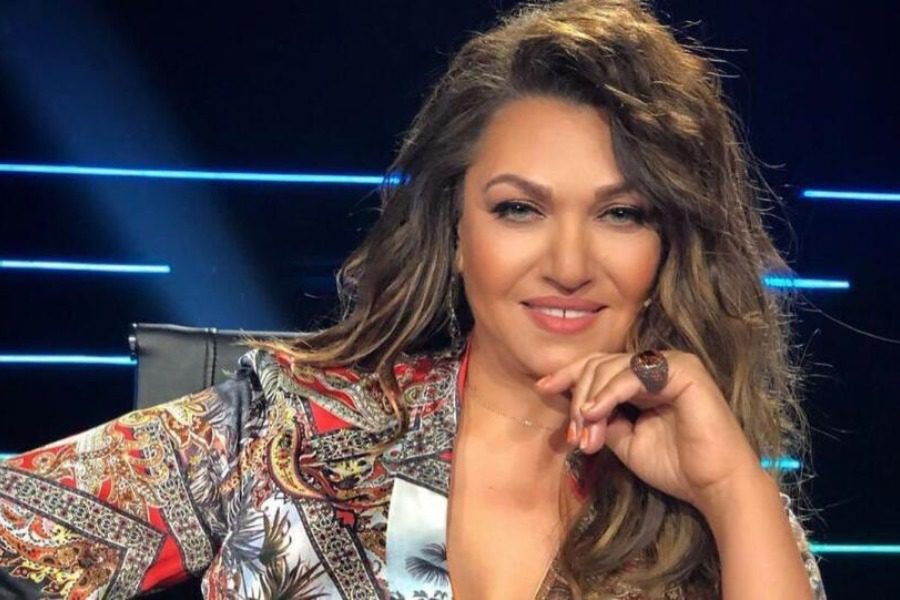 Είναι ο απόλυτος λογαριασμός στο Twitter: H Καίτη Γαρμπή αυτοτρολάρεται