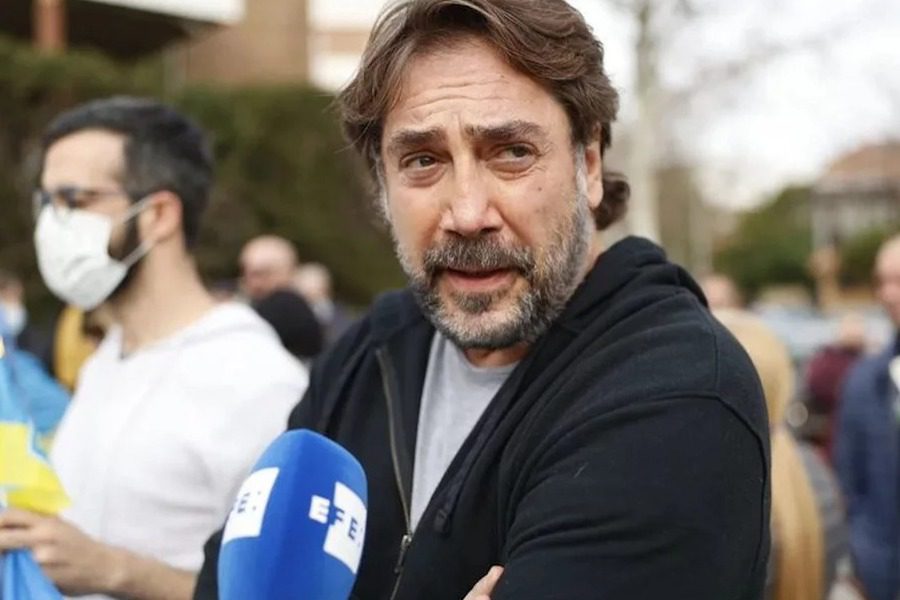 Ο Javier Bardem σε διαμαρτυρία έξω από τη ρωσική πρεσβεία