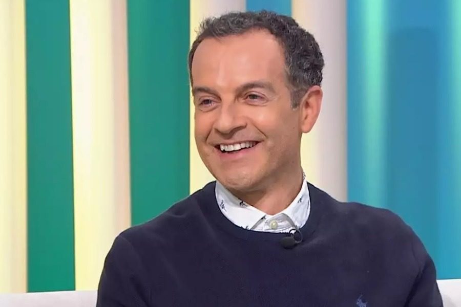 Αρης Καβατζίκης: Συγκινεί ο δημοσιογράφος – «Ο θάνατος του αδελφού μου με πήγε πολλά βήματα πίσω»