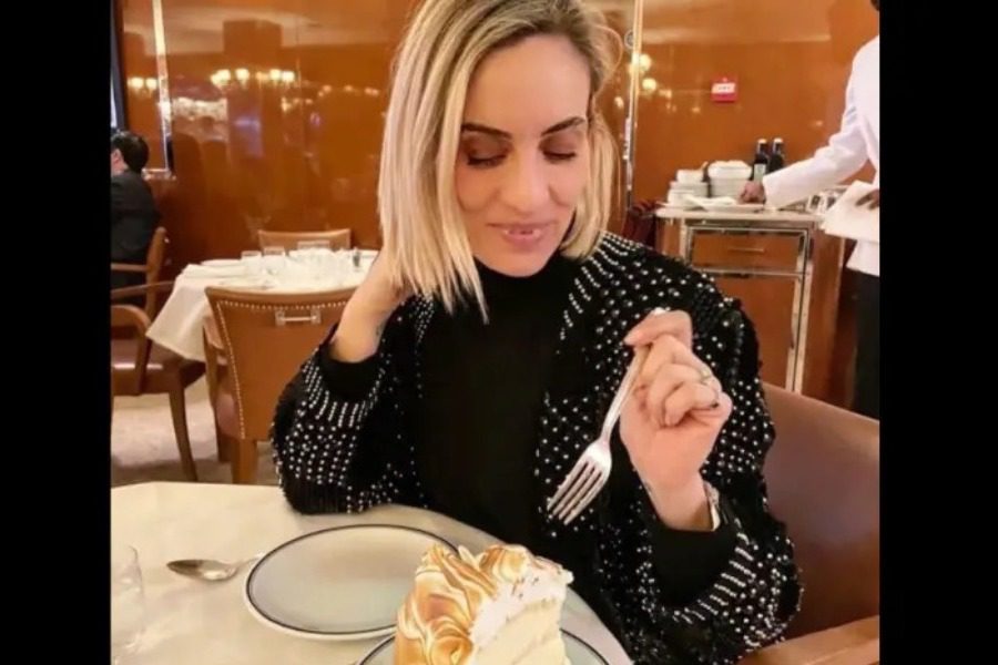 Ελεονώρα Μελέτη: Η φωτογραφία με το γλυκό έφερε χαμό ‑ «Ρε πάτε καλά;»