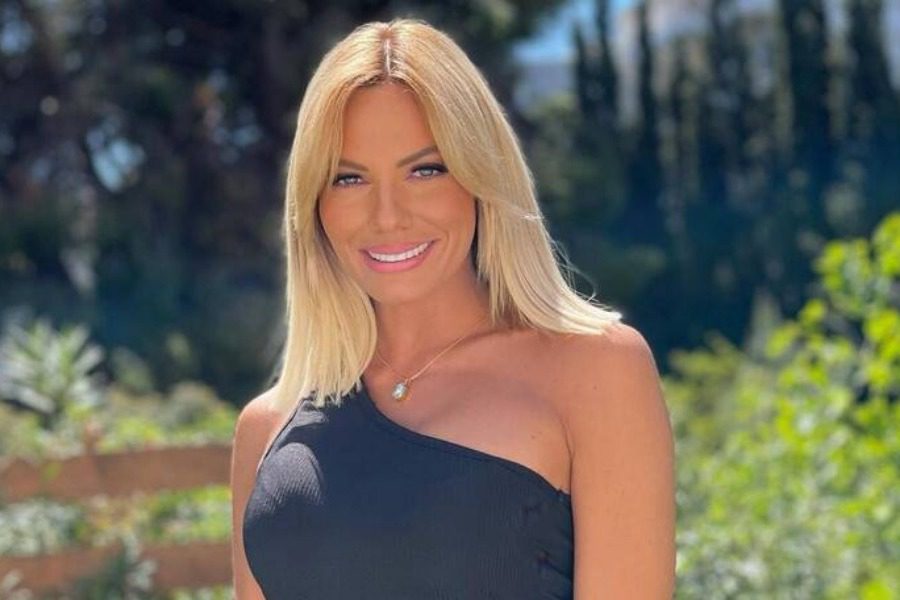 Η Ιωάννα Μαλέσκου ποζάρει για πρώτη φορά με την αδερφή της