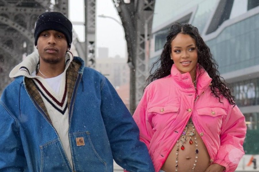 Έγκυος η Rihanna: Μόλις έκανε την πρώτη της εκκεντρική εμφάνιση