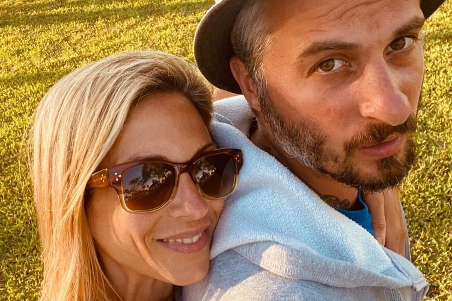 Είναι επίσημο: Η Σοφία Καρβέλα έχει πάρει διαζύγιο από τον Θανάση Πανουργία