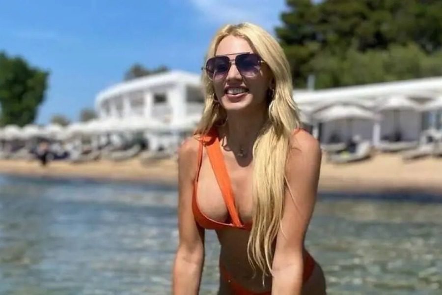 Κωνσταντίνα Σπυροπούλου: Η πρώτη της εμφάνιση με μαγιό μετά την αποκάλυψη της εγκυμοσύνης της
