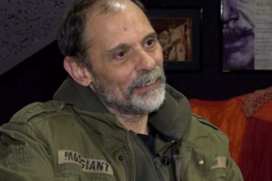 Τζώνυ Θεοδωρίδης: «Έμεινα δύο μήνες στο δρόμο, έπινα ότι νερό περίσσευε στα τραπέζια»