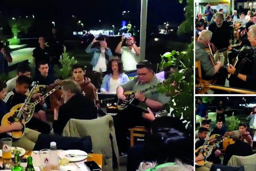 Δύο όψεις της χθεσινής νύχτας: Ο Σταύρος Ξαρχάκος διευθύνει μια κομπανία από πιτσιρίκια σε ταβέρνα