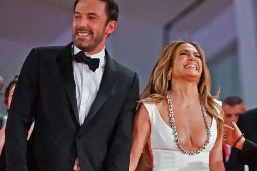 Τι είπε στην πραγματικότητα η Jennifer Lopez στον Ben Affleck στα Grammy;