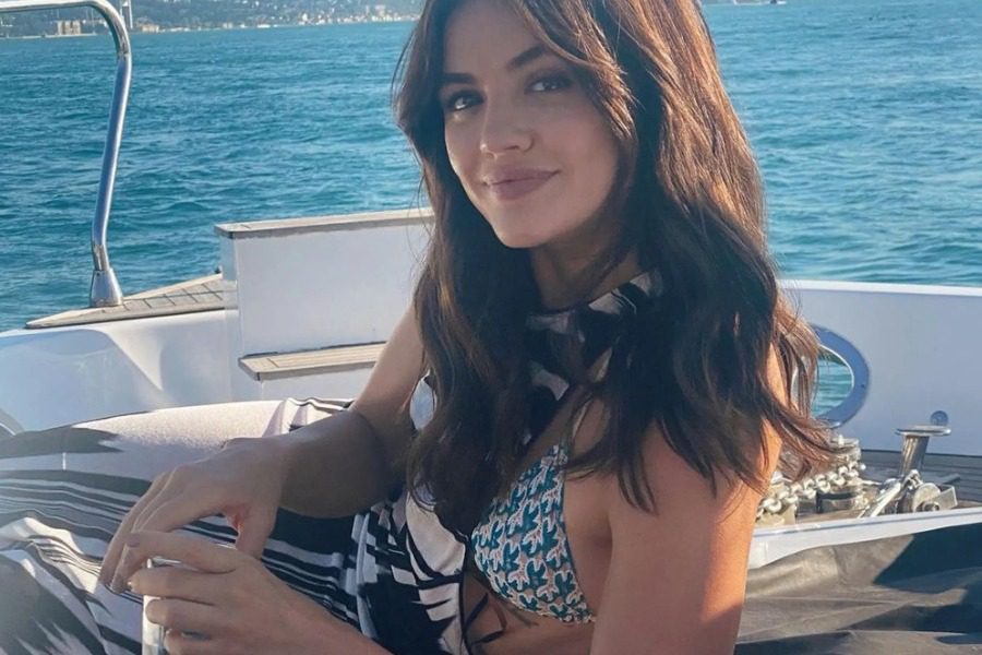 Η Lucy Hale συγκλονίζει: Mόλις έκλεισα ένα χρόνο που είμαι νηφάλια