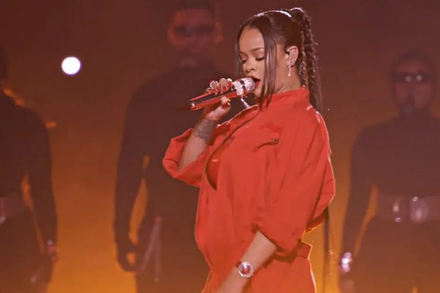 Η Rihanna όπως λέει ο κανόνας δεν πήρε ούτε δεκάρα για το show στο ημίχρονο του Super Bowl