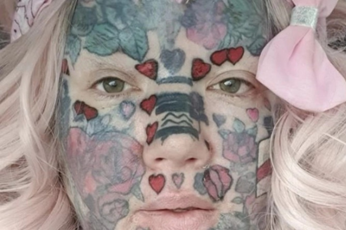Έχει 800 τατουάζ και… είναι σε απόγνωση επειδή δεν μπορεί να βρει δουλειά