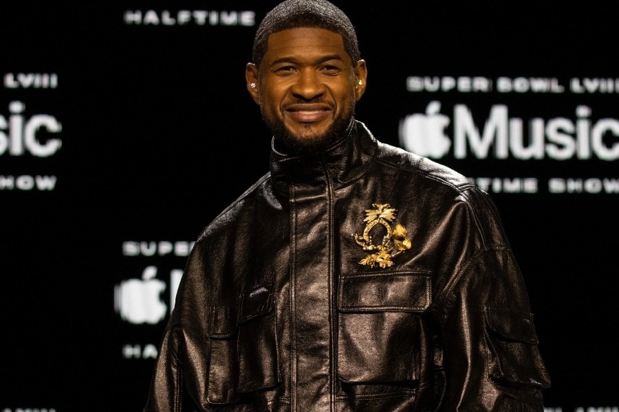 Μετά την εμφάνισή του στο Super Bowl, ο Usher παντρεύτηκε για τρίτη φορά