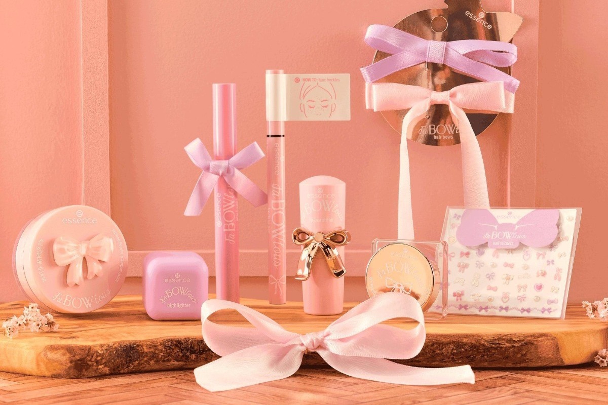 Ώρα για λάμψη με την essence FaBOWlous!