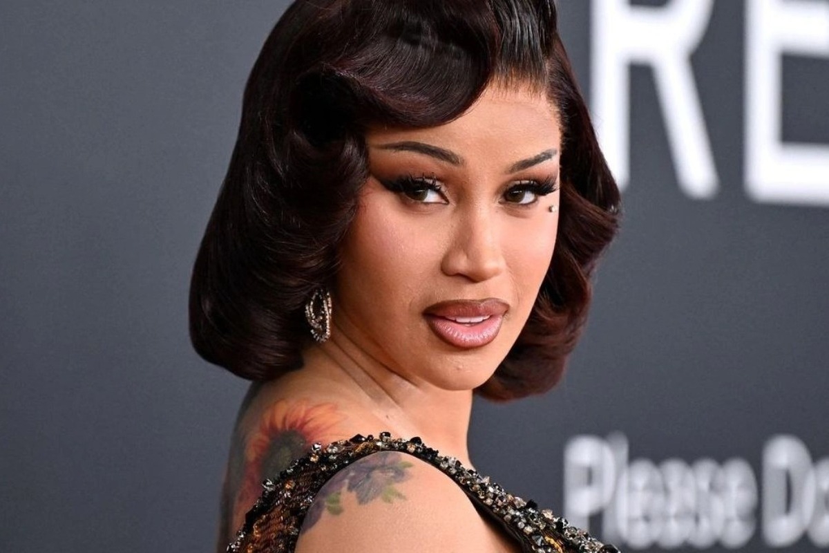Έξω φρενών η Cardi B ‑ Πέταξε μαρκαδόρο σε δημοσιογράφο έξω από το δικαστήριο