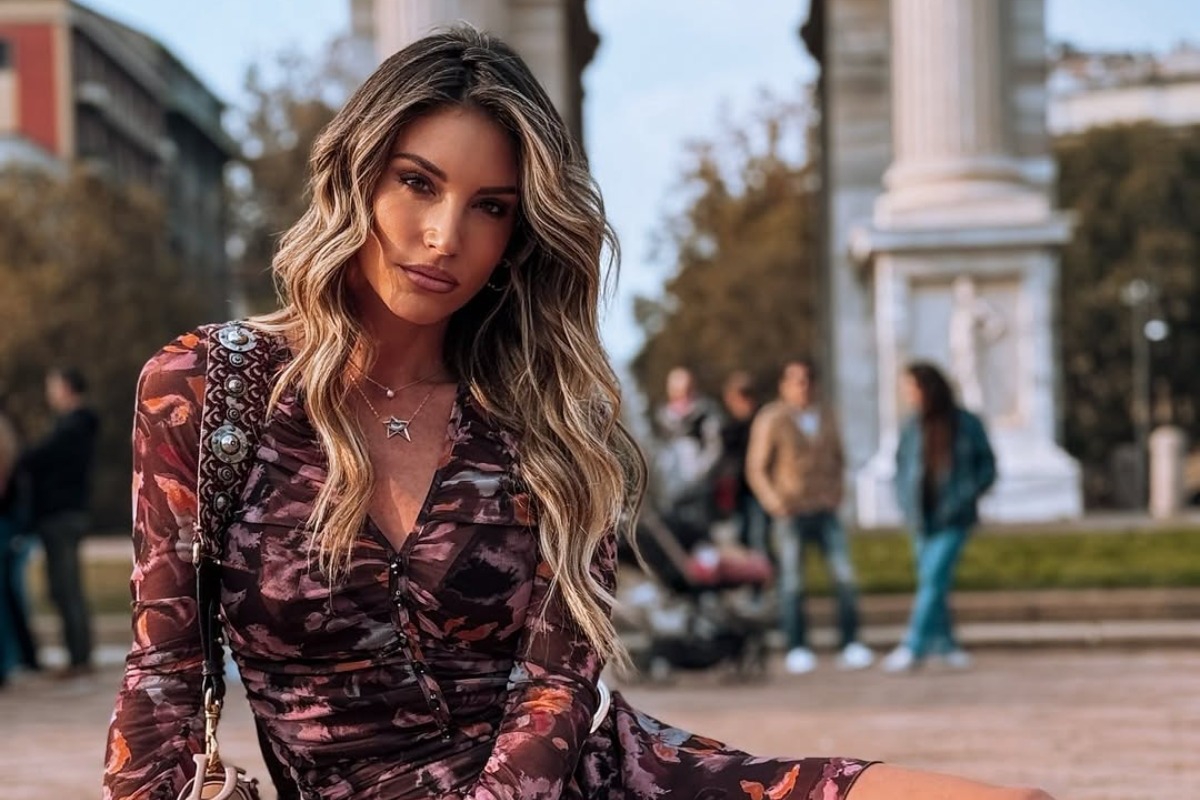 Η Αθηνά Οικονομάκου βάζει το cool girl style στο επίκεντρο ‑ και το απογειώνει