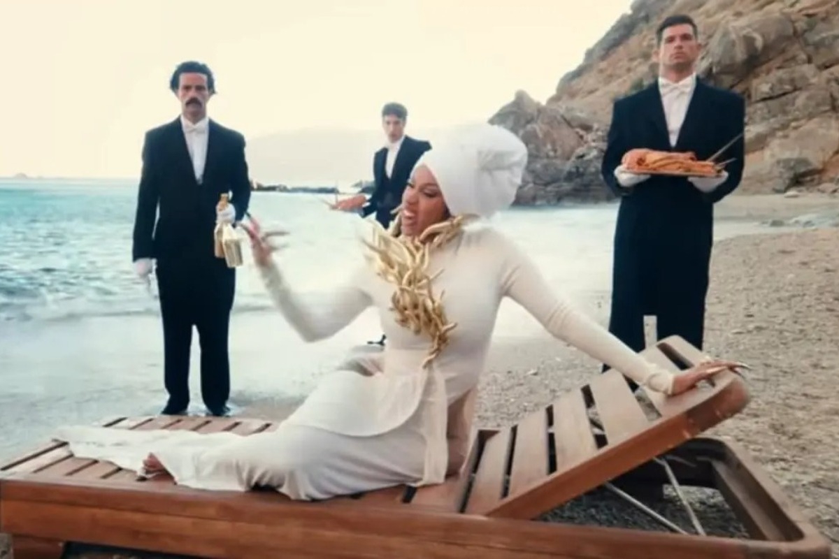 Πρώην παίκτης του GNTM παίζει σε video clip της Cardi B
