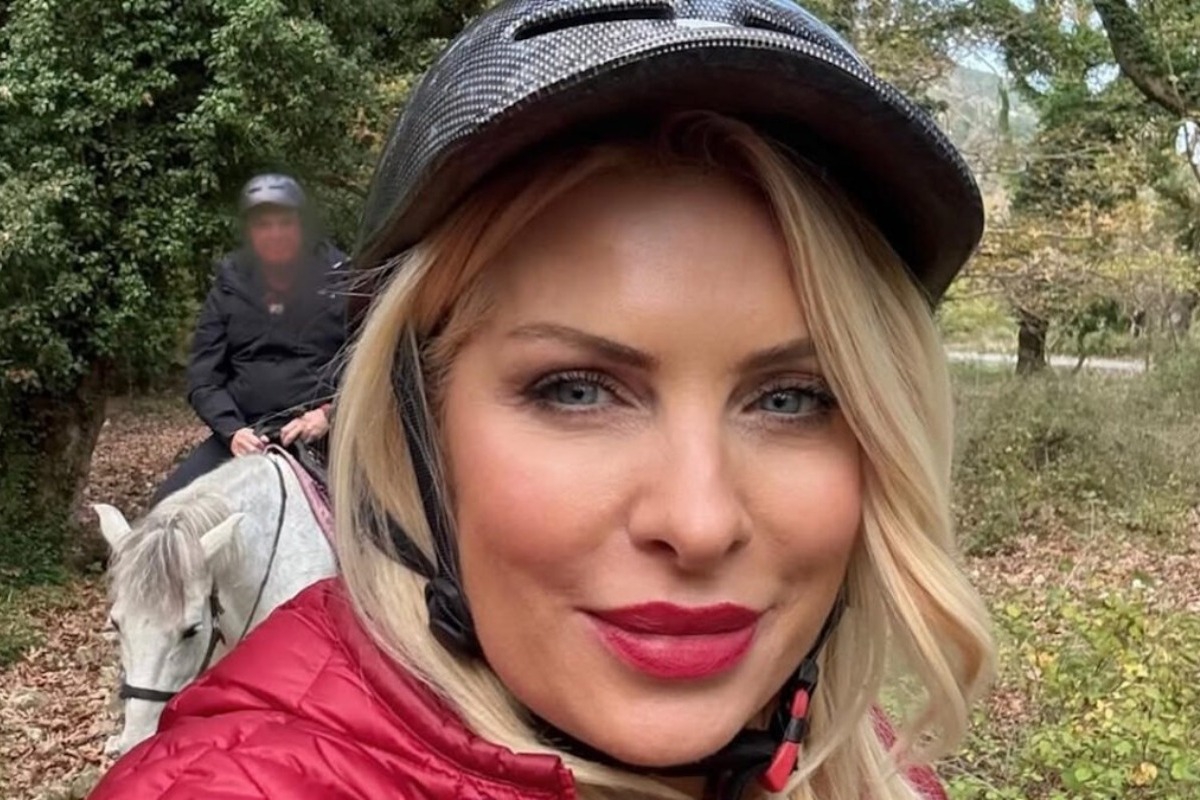 Η Ελένη Μενεγάκη έκανε ιππασία: Νέες φωτογραφίες από την οικογενειακή της εξόρμηση στα Ζαγοροχώρια