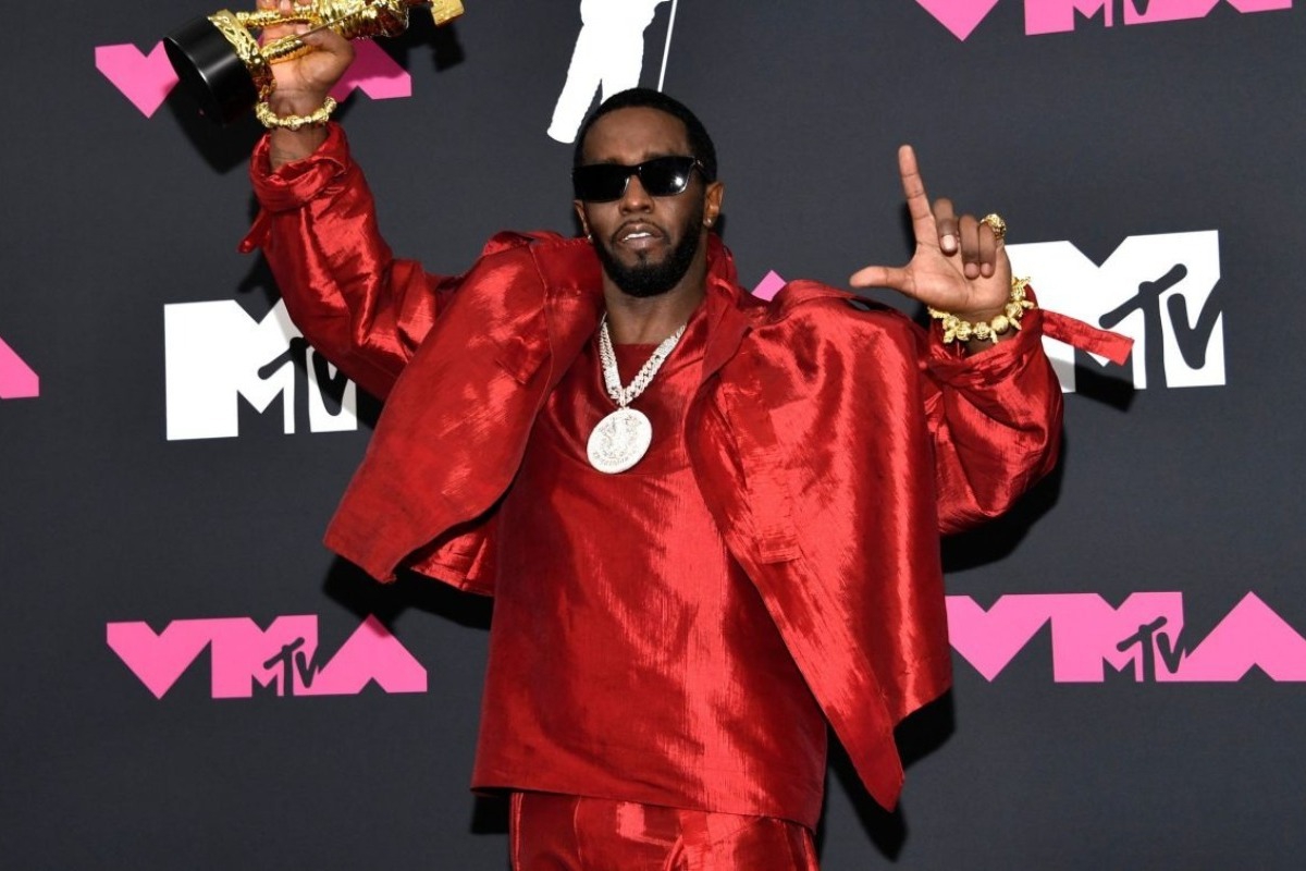 Ένα βήμα πριν το τέλος η δίκη Diddy: Η υπόθεση στα χέρια των ενόρκων ‑ Αντιμέτωπος με ισόβια ο ράπερ