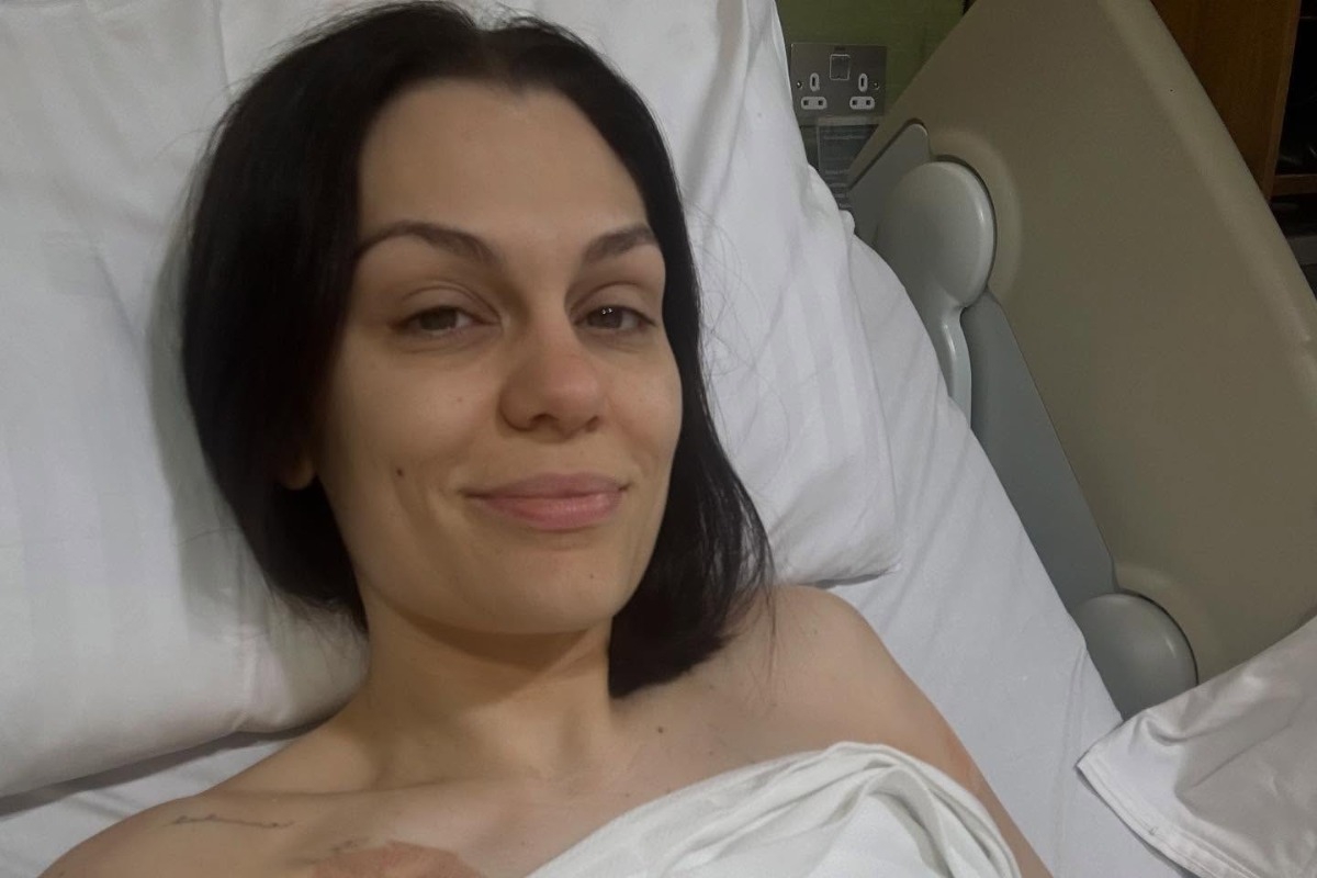 Η Jessie J «λυγίζει» στην κάμερα μετά το χειρουργείο για καρκίνο – Τα σπαρακτικά βίντεο που συγκλόνισαν τους fans