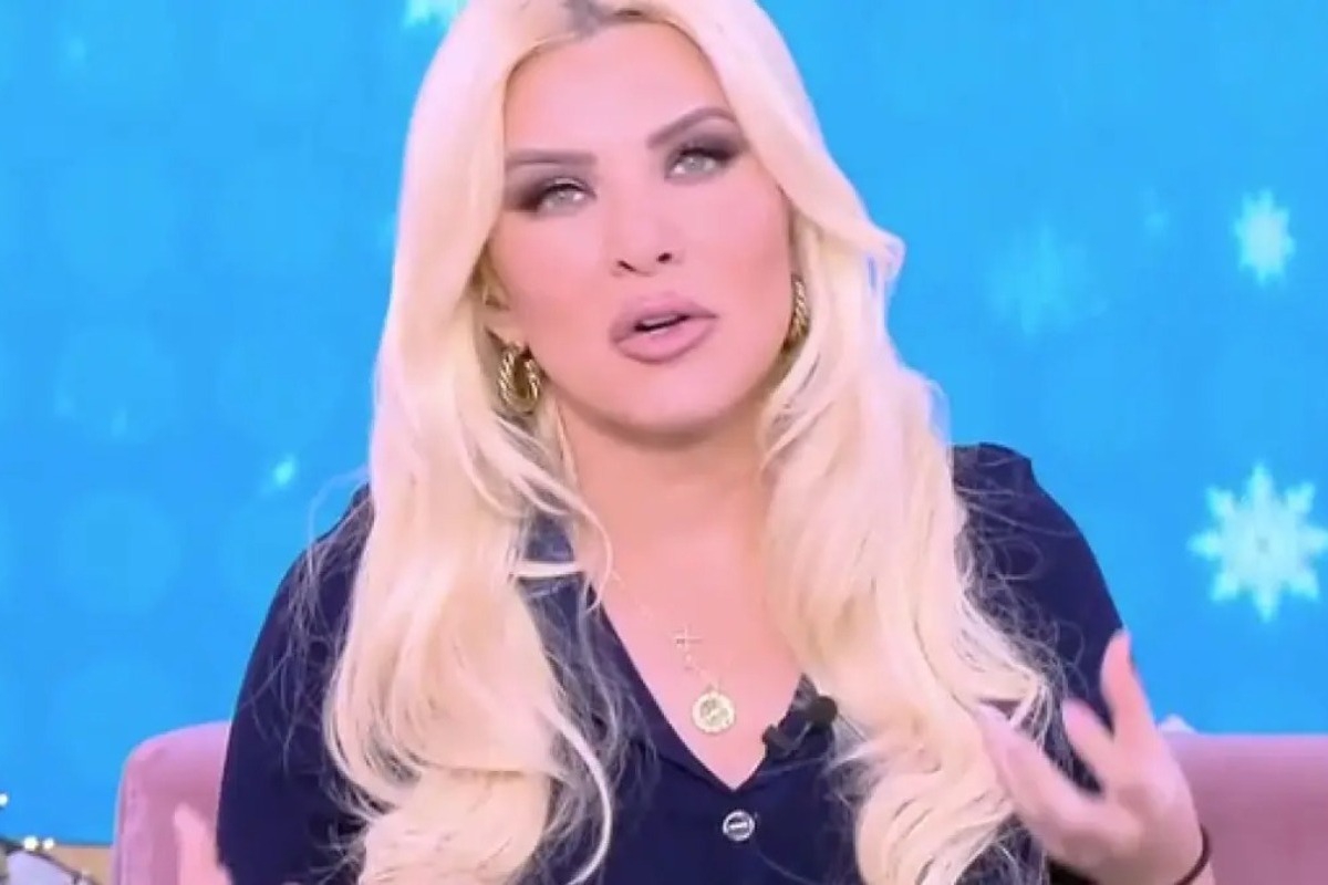 Ξέσπασε η Κατερίνα Καινούργιου: «Ρεζίλι! Να πουλάς πράγματα που σου έχουν χαρίσει για να βγάλεις λεφτά;»