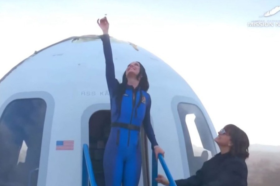 Blue Origin: Η πρώτη θεωρία συνωμοσίας ‑ «Αυτή δεν ήταν η Κέιτι Πέρι»!