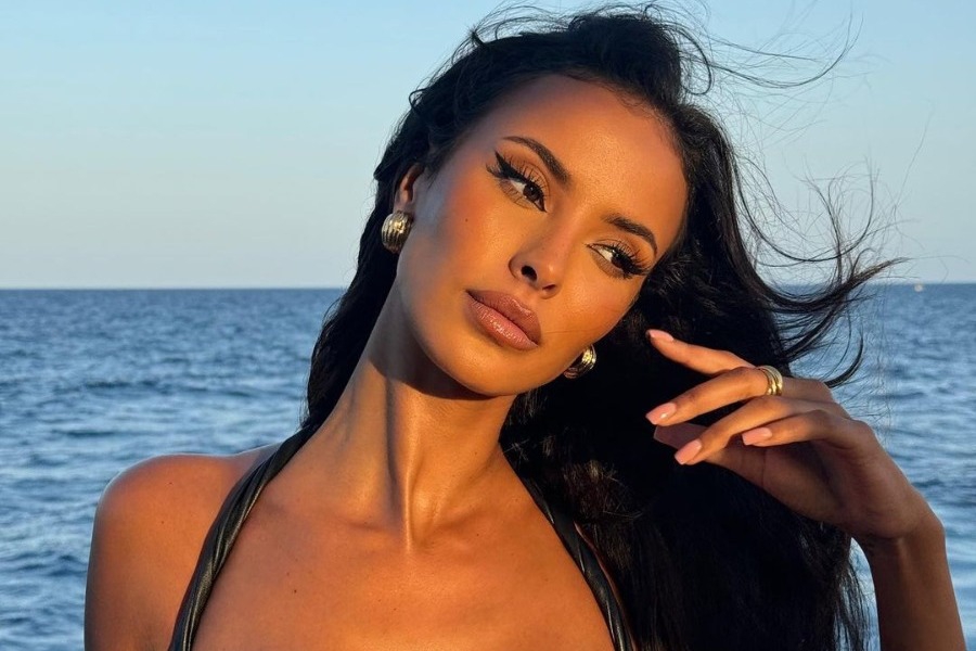 Η Maya Jama φοράει το πιο σeξι φόρεμα του καλοκαιριού