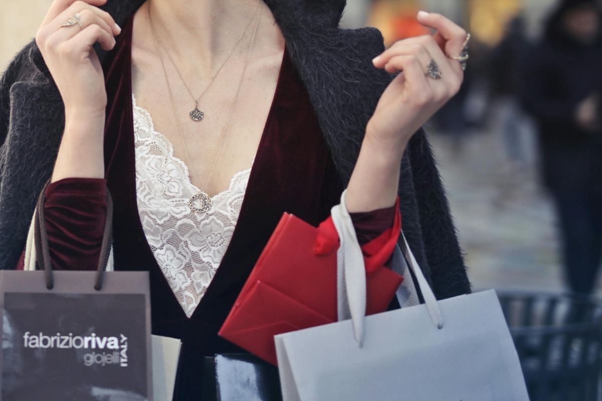 Το κόλπο της Black Friday που «χακάρει» τον εγκέφαλό σου – χωρίς να το καταλάβεις