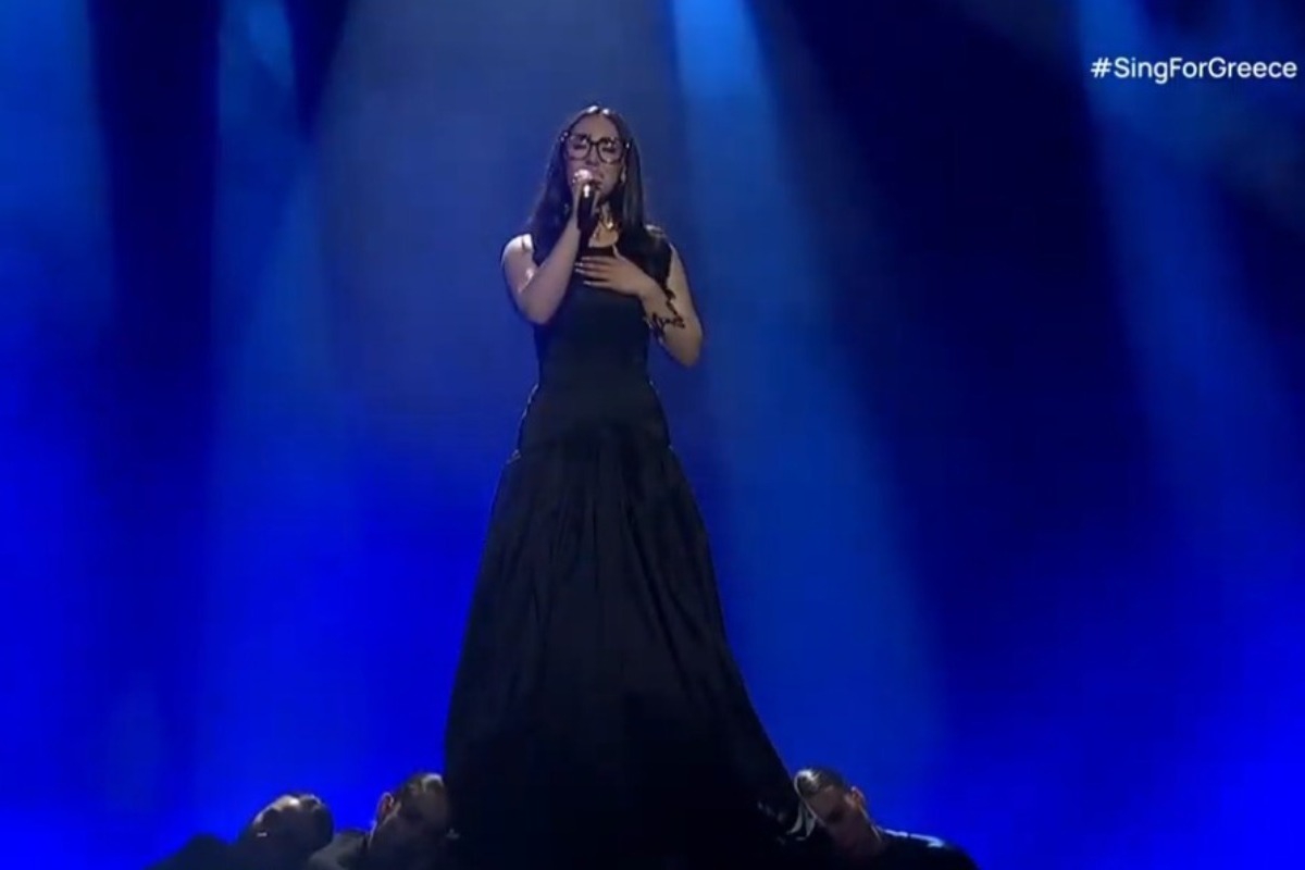 Eurovision: Συγκίνησε ξανά η Klavdia με την «Αστερομάτα» ‑ Η εμφάνιση στον Α’ ημιτελικό της ΕΡΤ
