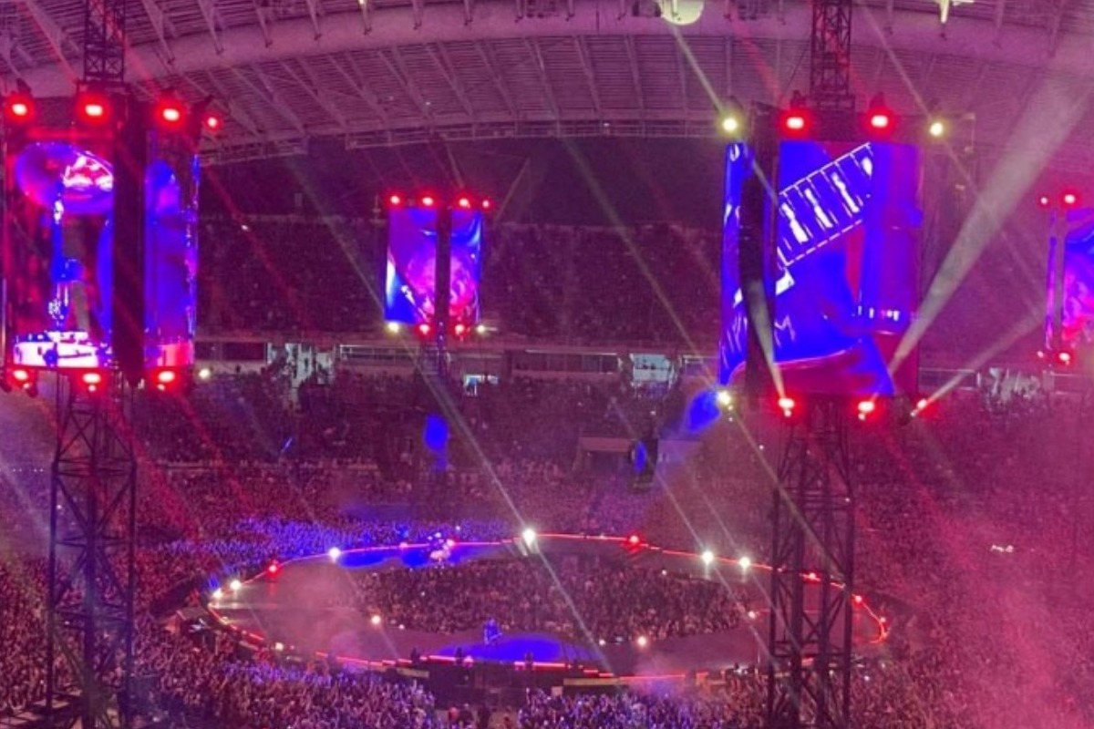 Οι Metallica έπαιξαν Ζορμπά και Τρύπες στη σκηνή του ΟΑΚΑ