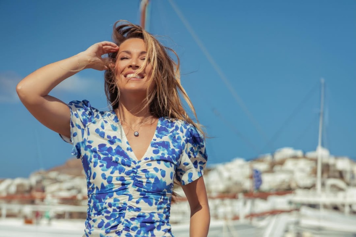 Το elevated beach style της Μαριέττας Χρουσαλά είναι ό,τι πιο chic θα δεις σήμερα