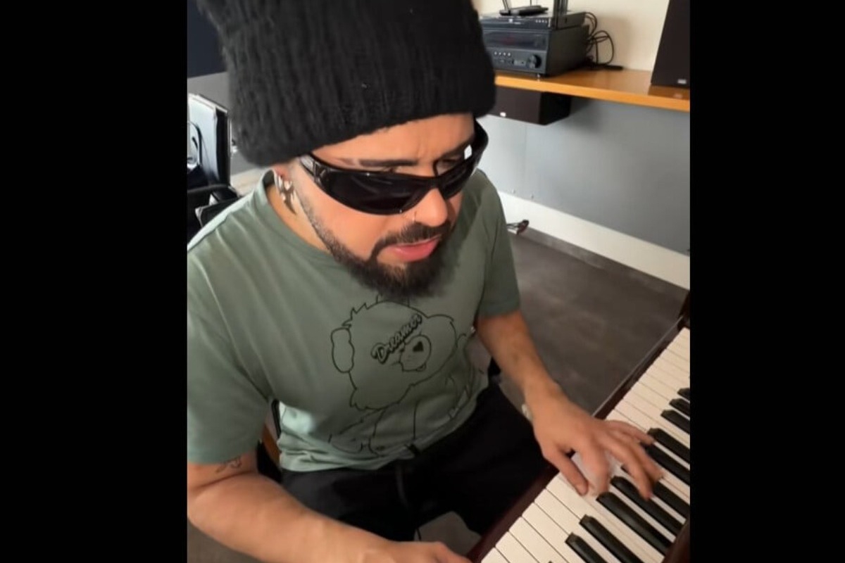 Ο Akylas ερμήνευσε μία διαφορετική εκτέλεση του «Ferto» και αποθεώθηκε