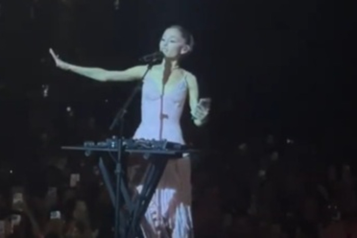 H Ariana Grande έσπασε τη σιωπή της ‑ Σταμάτησε τη συναυλία και απάντησε στις φήμες