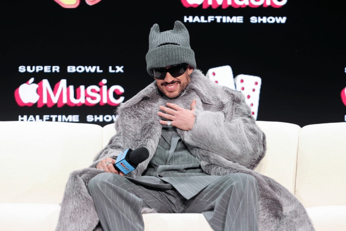 Super Bowl 2026: Οι καλλιτέχνες που θα τραγουδήσουν στη μεγάλη αθλητική βραδιά των ΗΠΑ