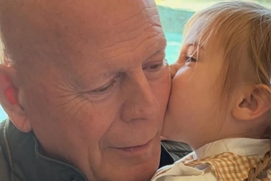 Η τρυφερή ανάρτηση της Ντέμι Μουρ με τον Μπρους Γουίλις και την εγγονή του