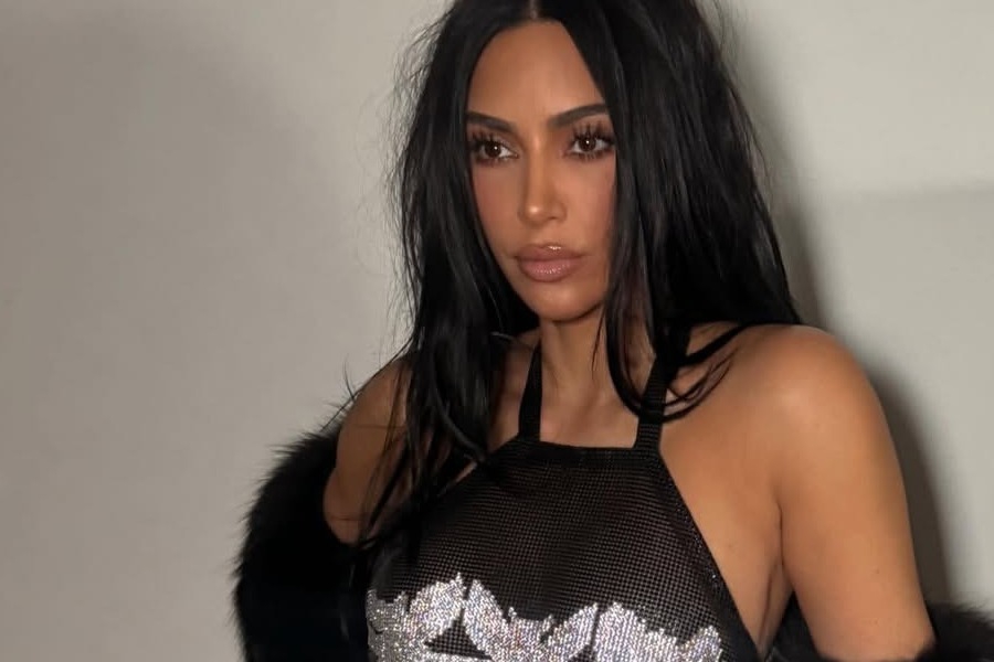 Το παντελόνι ‑ θαύμα που κάνει τέλειους γλουτούς και μόνο η Kim μπορεί να αγοράσει