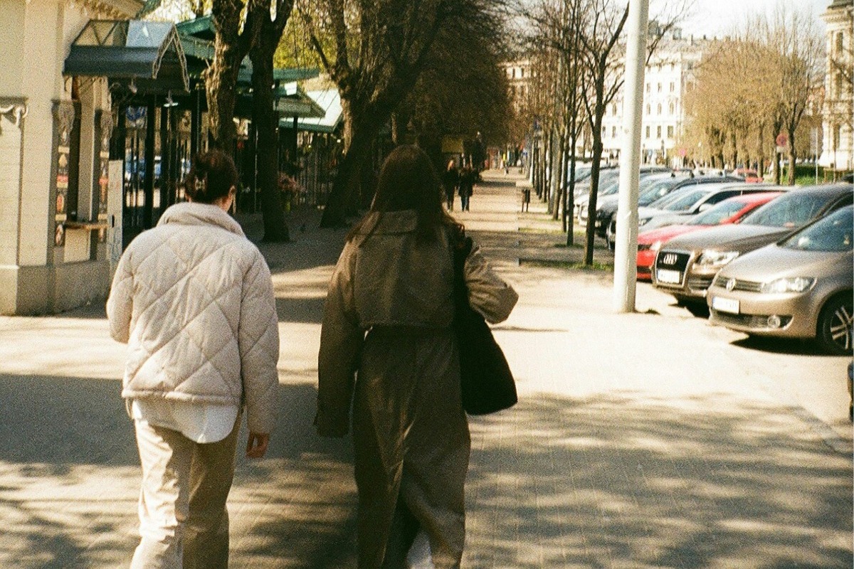 Η χώρα που οι γυναίκες υπερτερούν αριθμητικά των ανδρών και οι συνέπειες αρχίζουν να φαίνονται στην κοινωνία και την οικονομία
