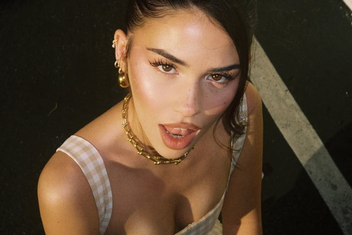 Πόσα εκατομμύρια έβαλε στην τσέπη της η Leah Halton, η «πιο όμορφη γυναίκα του Coachella»