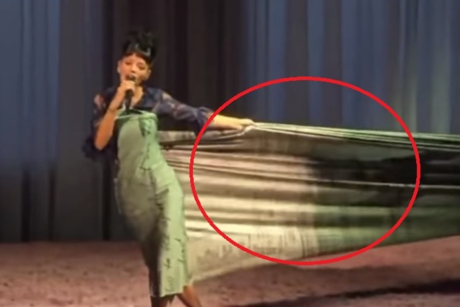 Η εκδίκηση της... απατημένης: Η Lily Allen φόρεσε ένα φόρεμα... με αποδείξεις