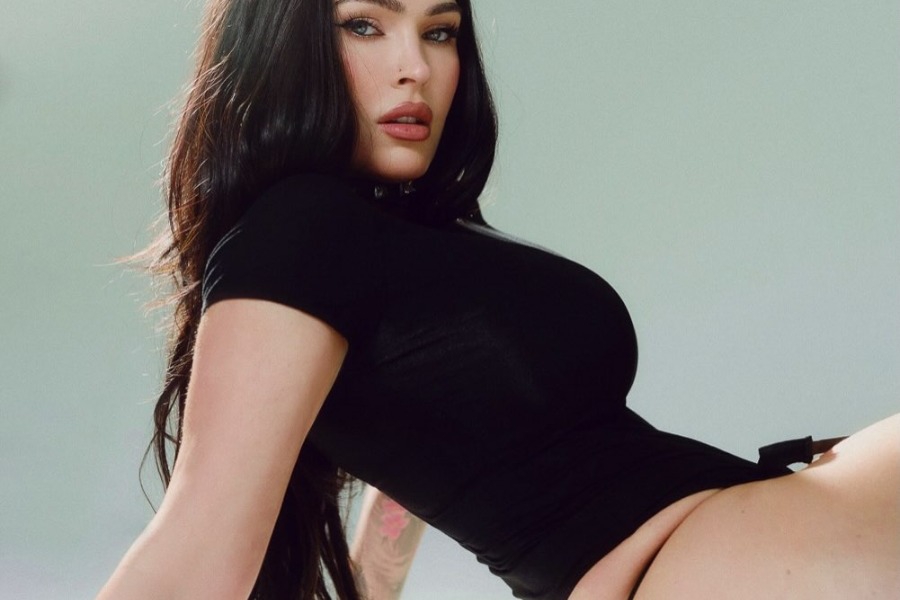 Η Μέγκαν Φοξ επέστρεψε μετά από έναν χρόνο στο Instagram με σέξι φωτογράφιση: «Είμαι ζωντανή»