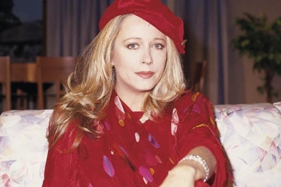 Νόρα Βαλσάμη: Η εμφάνιση μέσω του γιου της – Η σπάνια φωτό