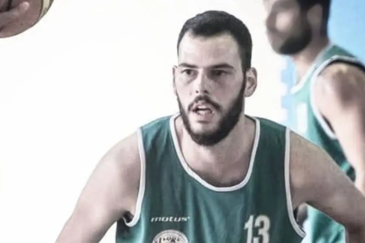 Παναγιώτης Κρέτσης: Το 2022 είχε σκοτωθεί σε τροχαίο ο αδερφός του 33χρονου αθλητή που πέθανε στο γήπεδο