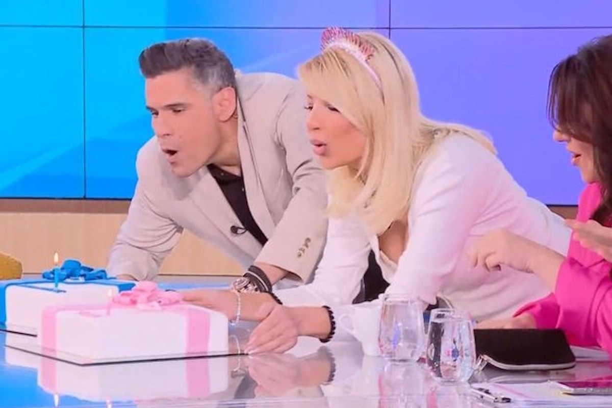 Φαίη Σκορδά και Δημήτρης Ουγγαρέζος γιόρτασαν τα γενέθλιά τους στο πλατό του Buongiorno