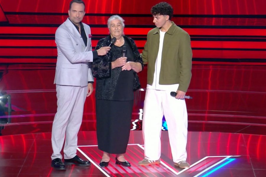 The Voice: Γύρισαν τρεις καρέκλες, αλλά τον coach τον διάλεξε η γιαγιά Αναστασία